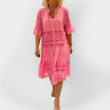 Nėriniuota Suknelė su Rankovėmis ir Priekiniais Mygtukais