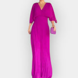 Stilinga Plisuota Suknelė su Elegantiška Linija