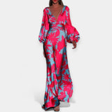 Suknelė su Oro Detalėmis